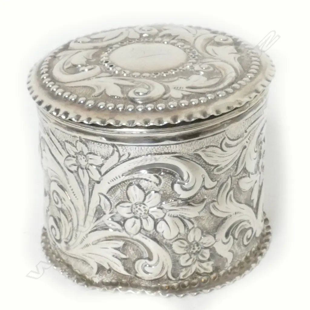 A Victorian silver dressing table box Image 1++