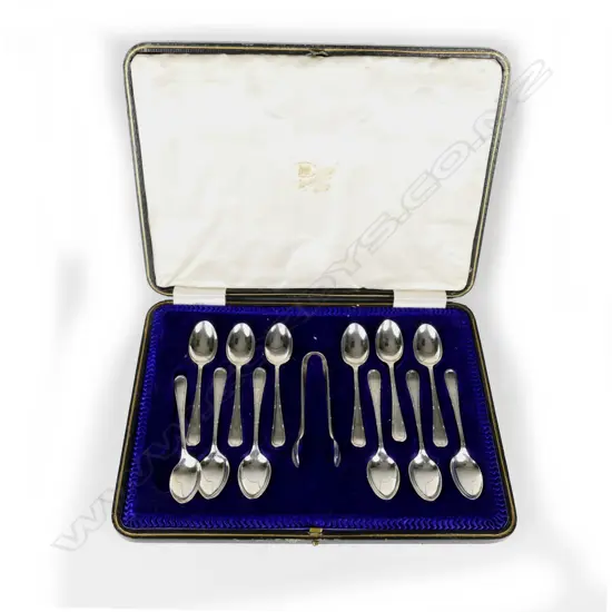 An Art Deco boxed silver teaspoon set