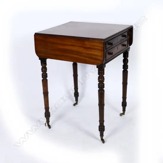 A Georgian mahogany Pembroke table
