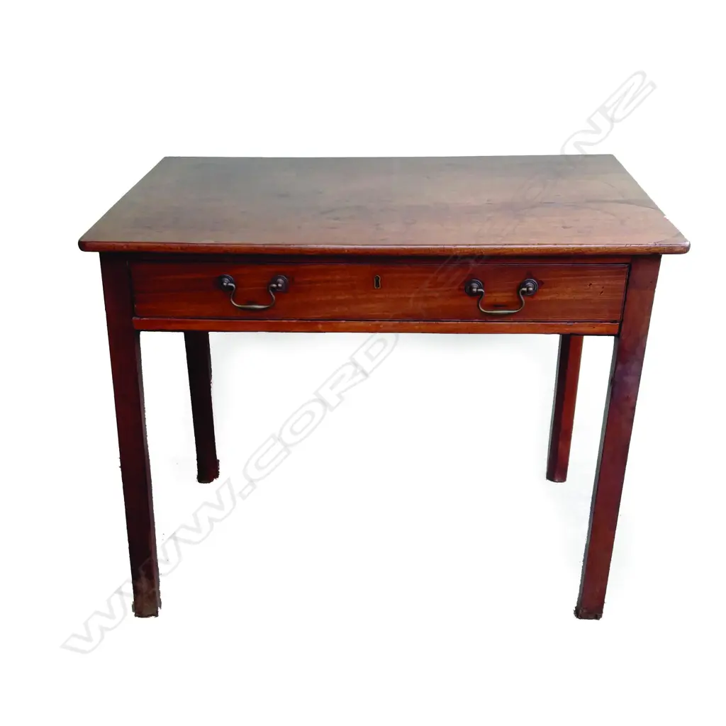 A Georgian mahogany country side table Image 1++