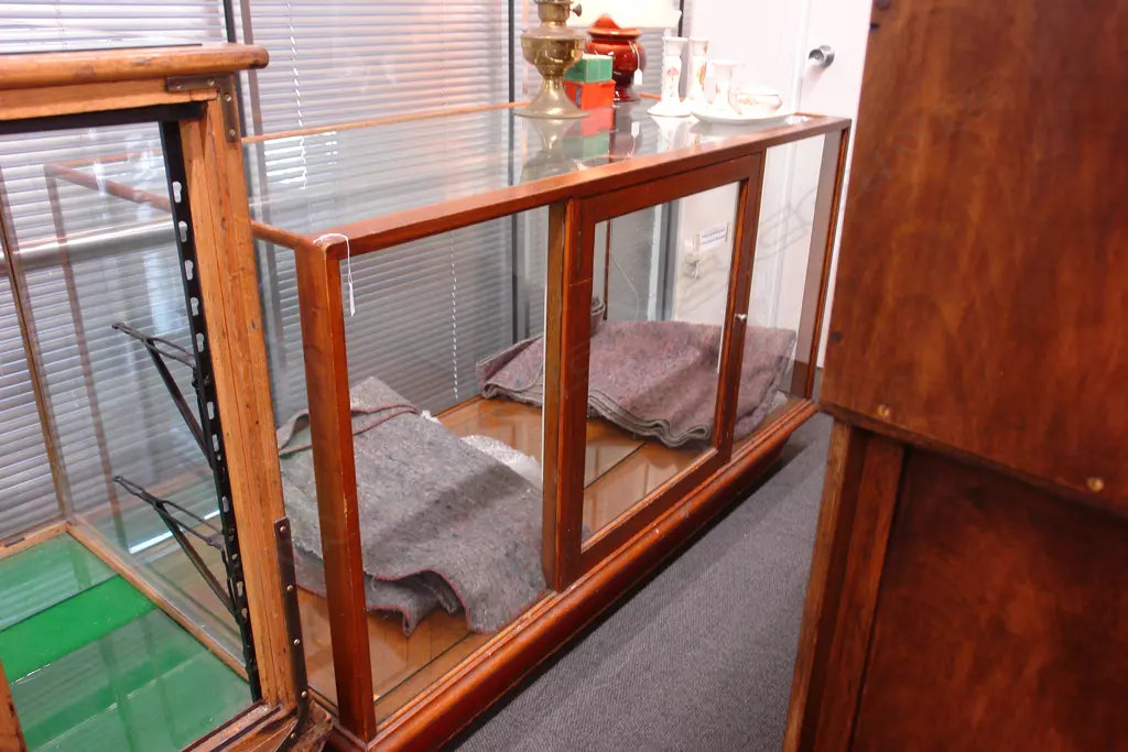 A vintage mahogany shop display cabinet Image 1++