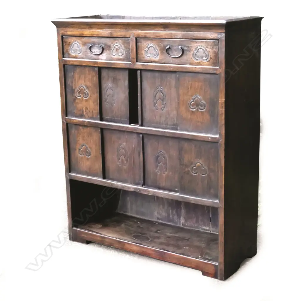 A Korean kitchen cabinet Image 1++