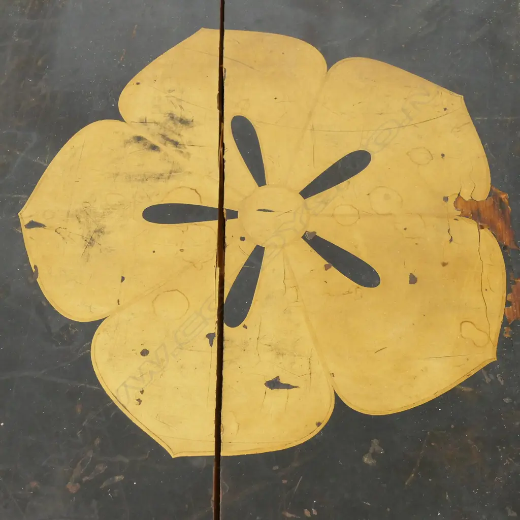 An old wood and lacquer Japanese travelling trunk Image 1++