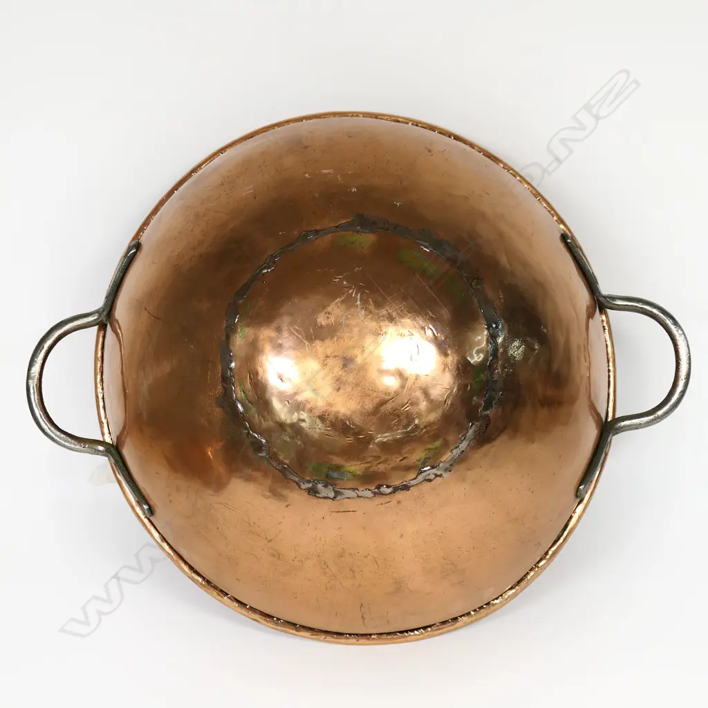 An impressive large antique copper bowl, Image 1++