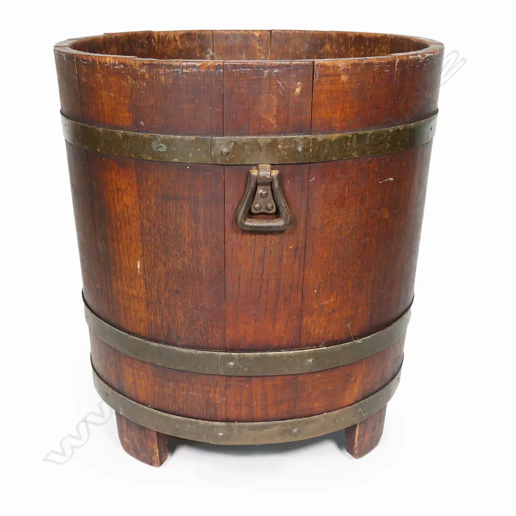 A vintage oak and brass bound barrel, Image 1++