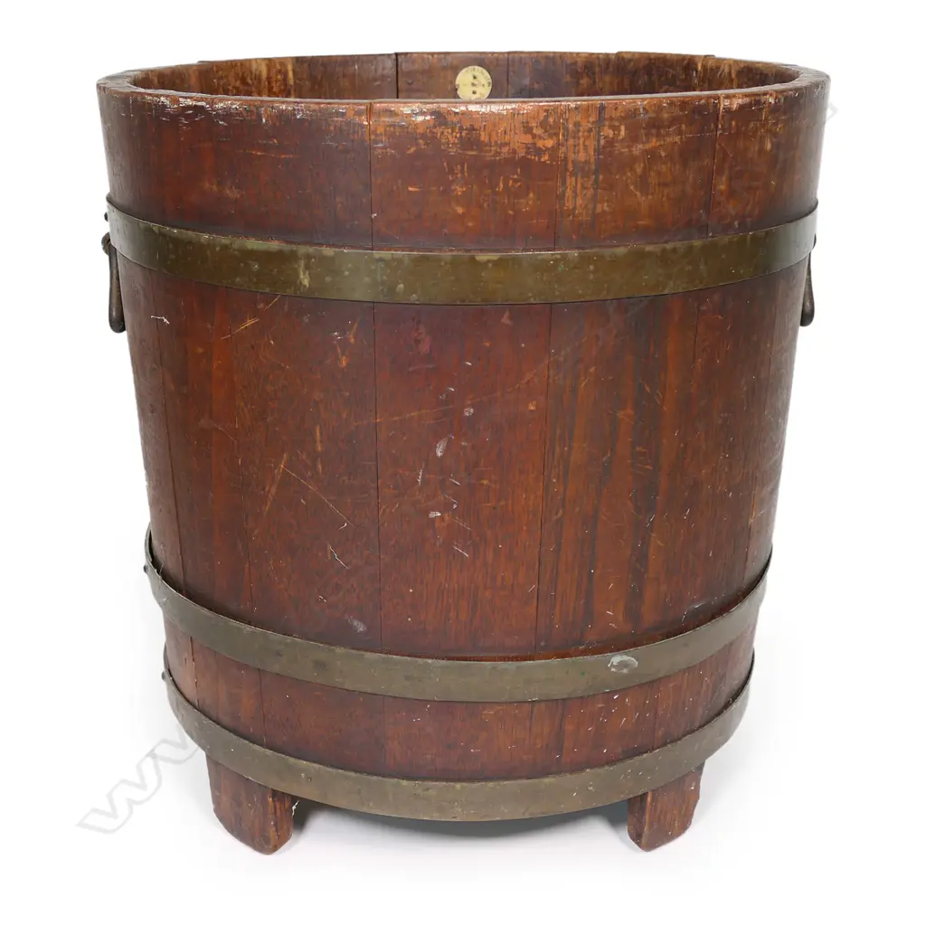 A vintage oak and brass bound barrel, Image 1++