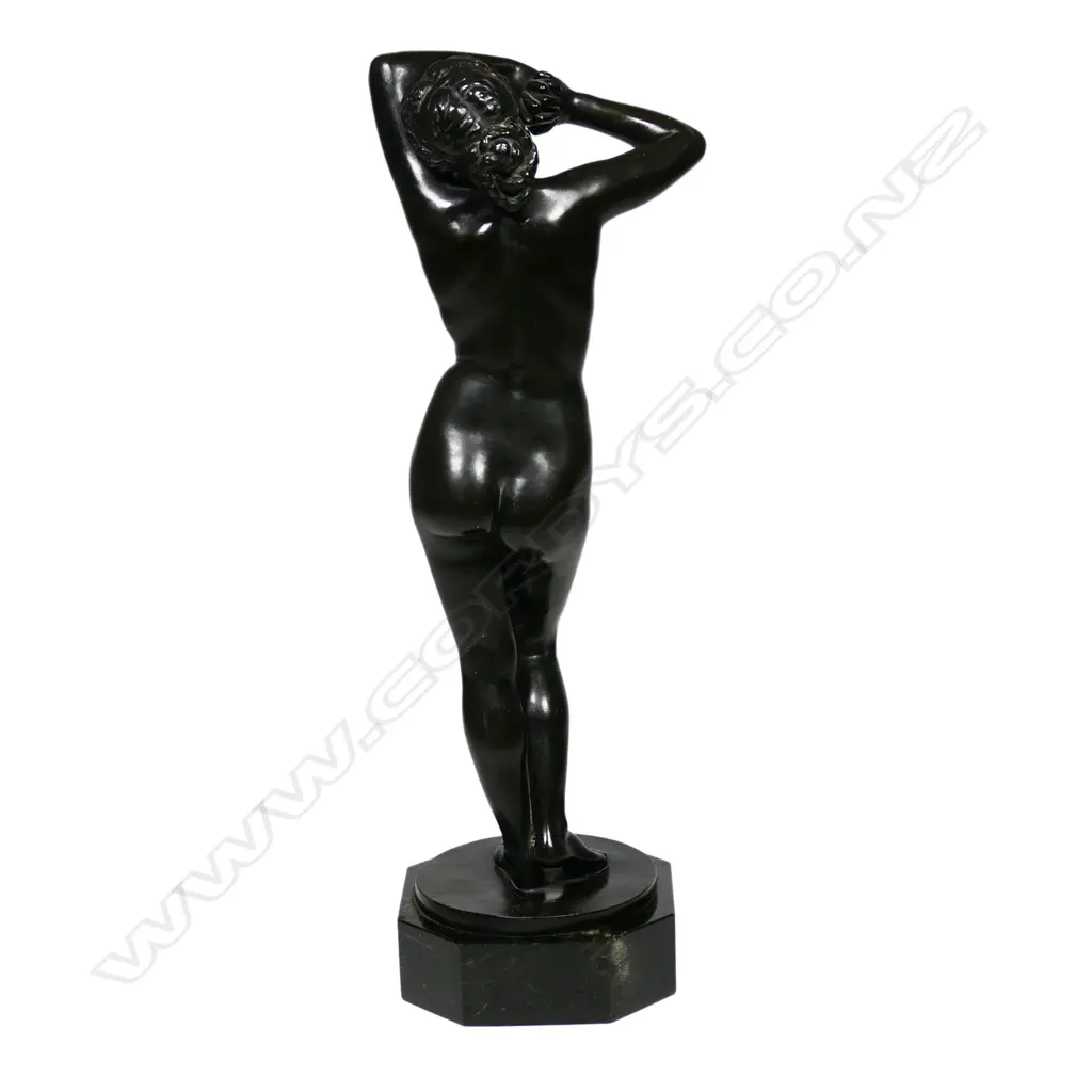 An early 20thC bronze of a naked woman, Image 1++