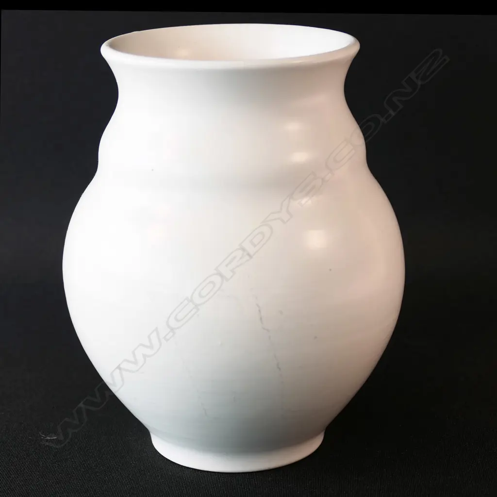 An uncommon Crown Lynn hand potted vase shape #7012, Image 1++