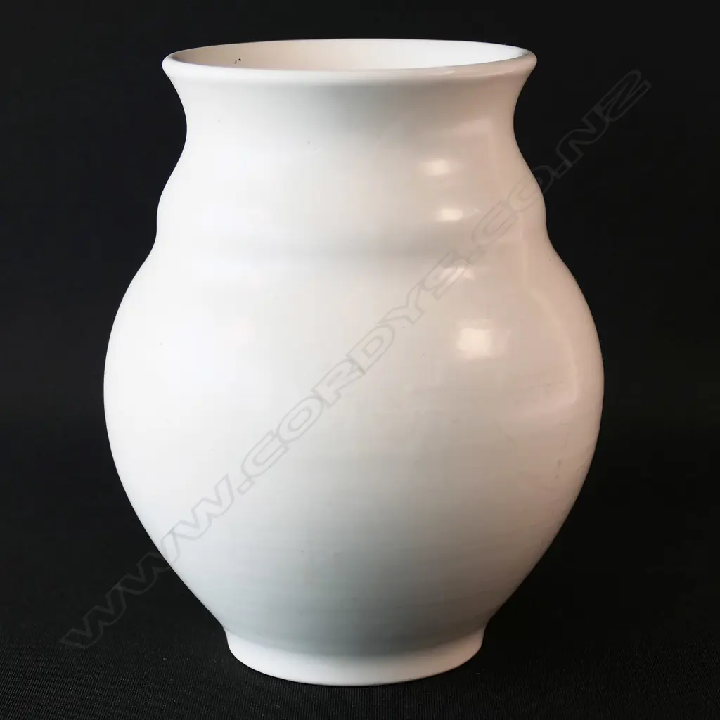An uncommon Crown Lynn hand potted vase shape #7012, Image 1++