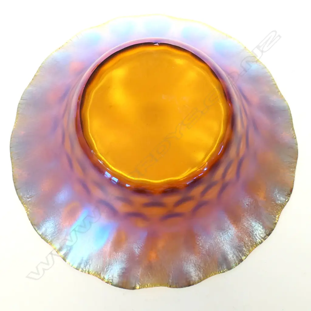 An attributed Louis Comfort Tiffany favrile glass bowl, Image 1++