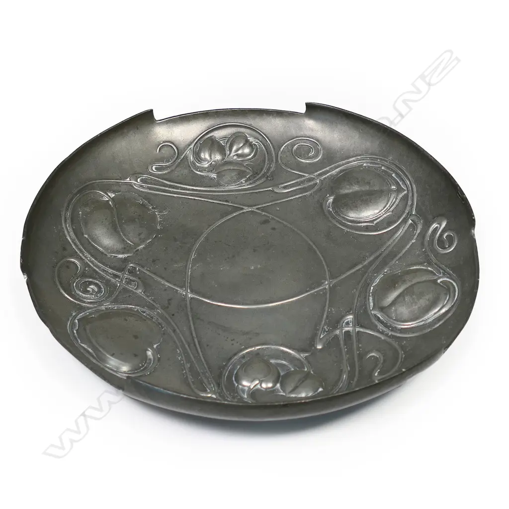 ARCHIBALD KNOX LIBERTY TUDRIC PEWTER BOLLELIN DISH 260mm dia Image 1++