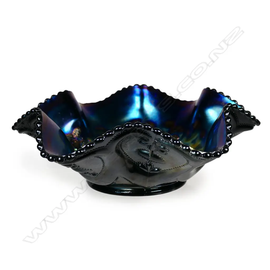 A rare Dugan carnival glass farmyard scene bowl, Image 1++