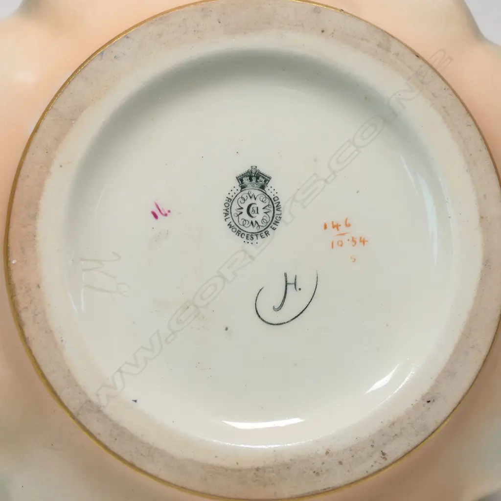 A Royal Worcester roses painted squat vase, Image 1++