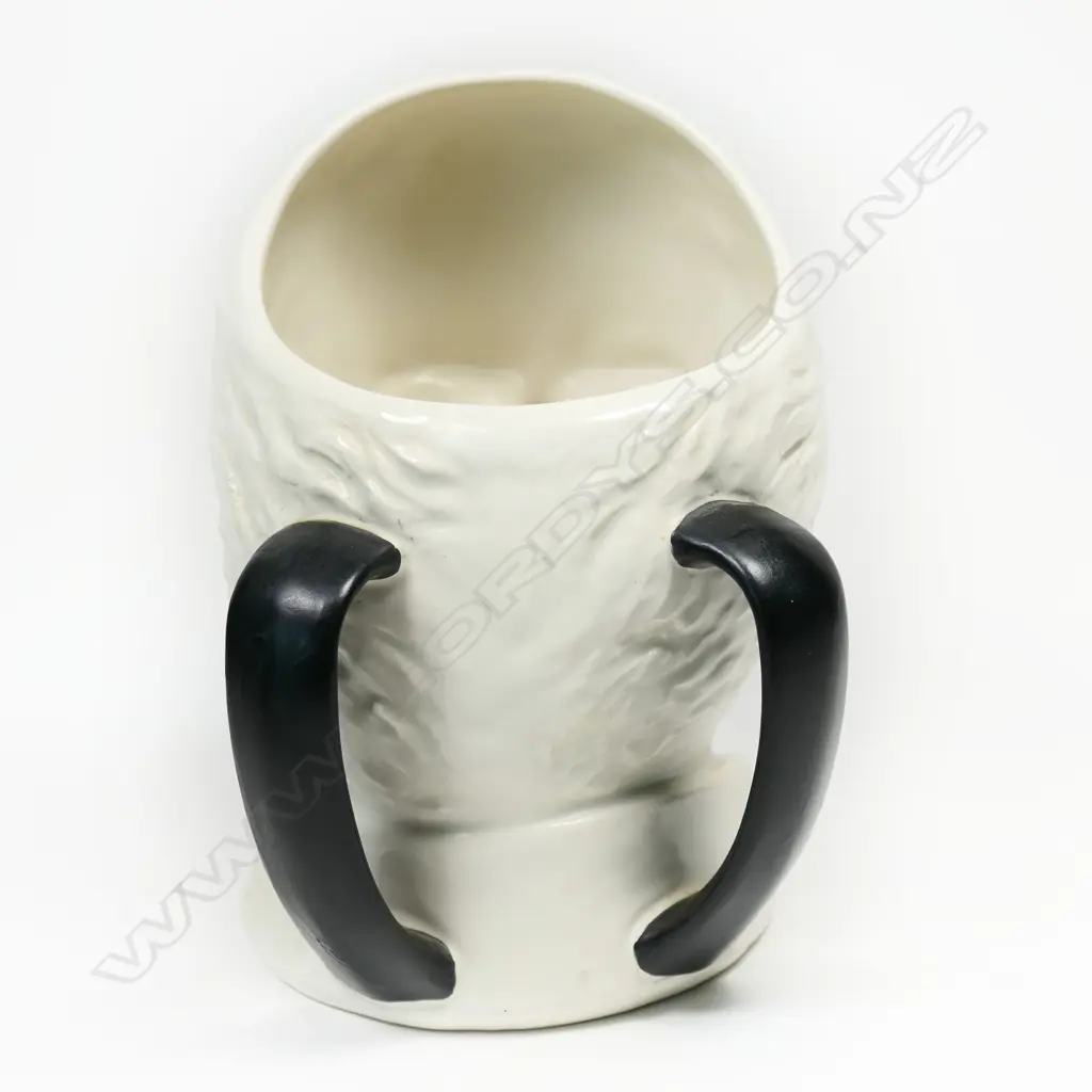 A Royal Doulton Winston Churchill 'Loving Cup', Image 1++