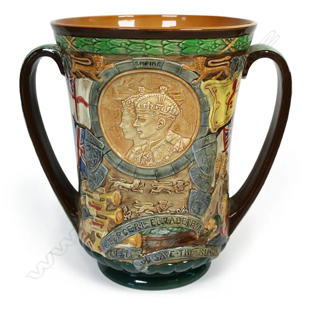 A Royal Doulton George IV and Elizabeth 1937 coronation loving cup, Image 1++