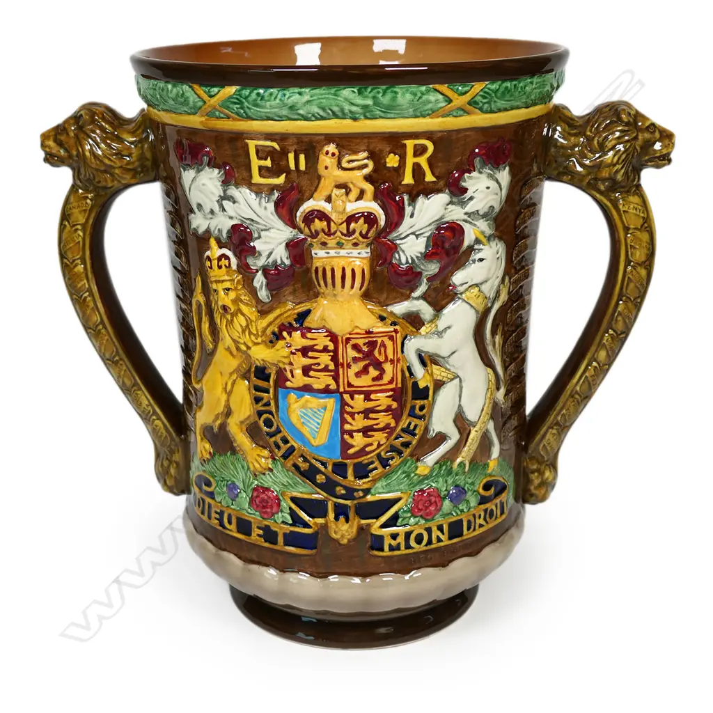 A Royal Doulton Elizabeth II Silver Jubilee loving cup, Image 1++