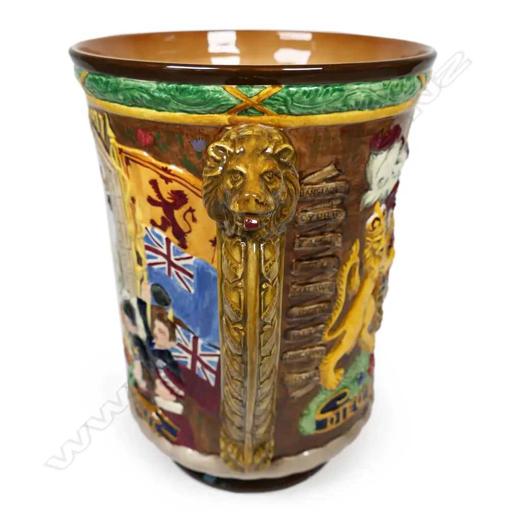 A Royal Doulton Elizabeth II Silver Jubilee loving cup, Image 1++