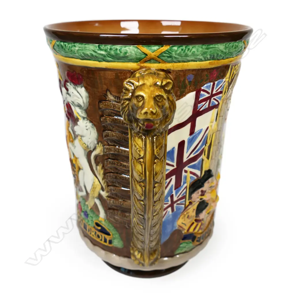 A Royal Doulton Elizabeth II Silver Jubilee loving cup, Image 1++