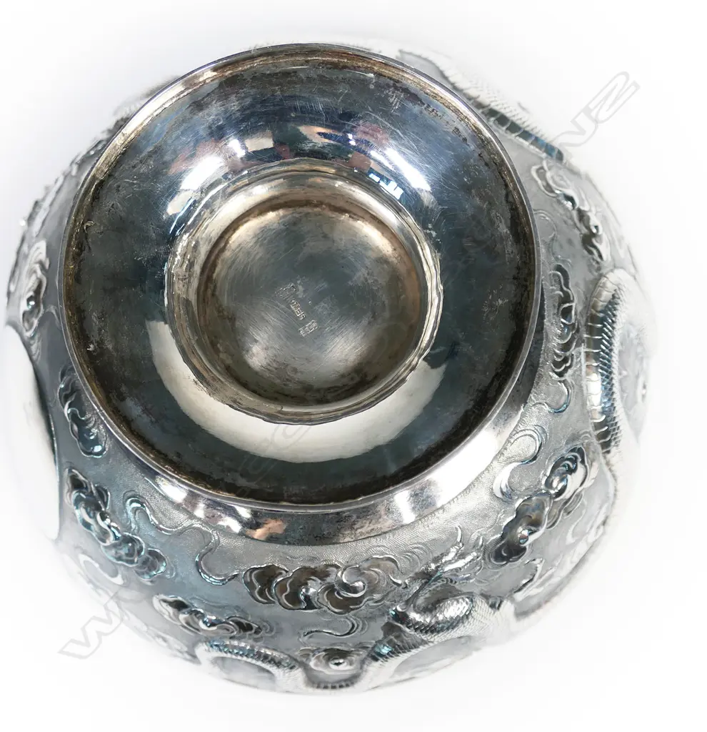 An early 20thC Chinese silver footed bowl, Image 1++