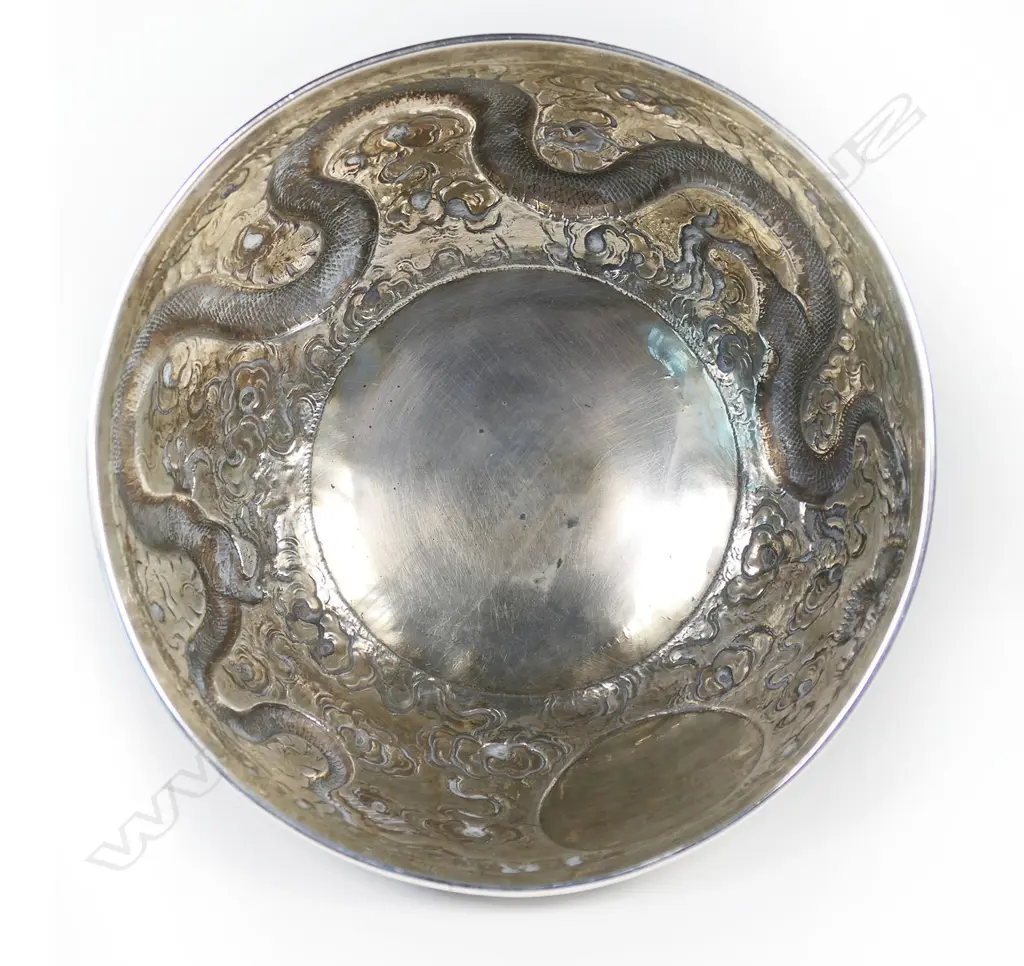An early 20thC Chinese silver footed bowl, Image 1++