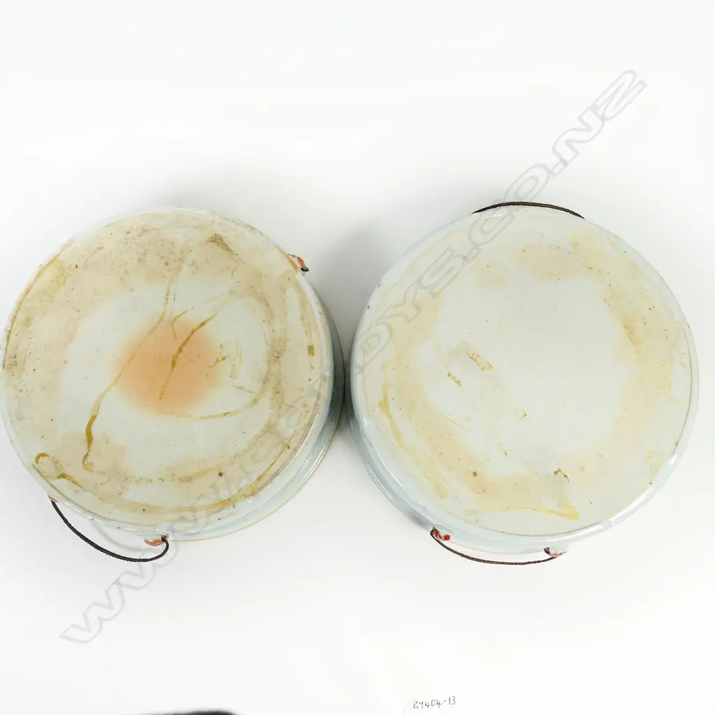 A pair of 19thc hard porcelain Chinese famille rose tureens, Image 1++