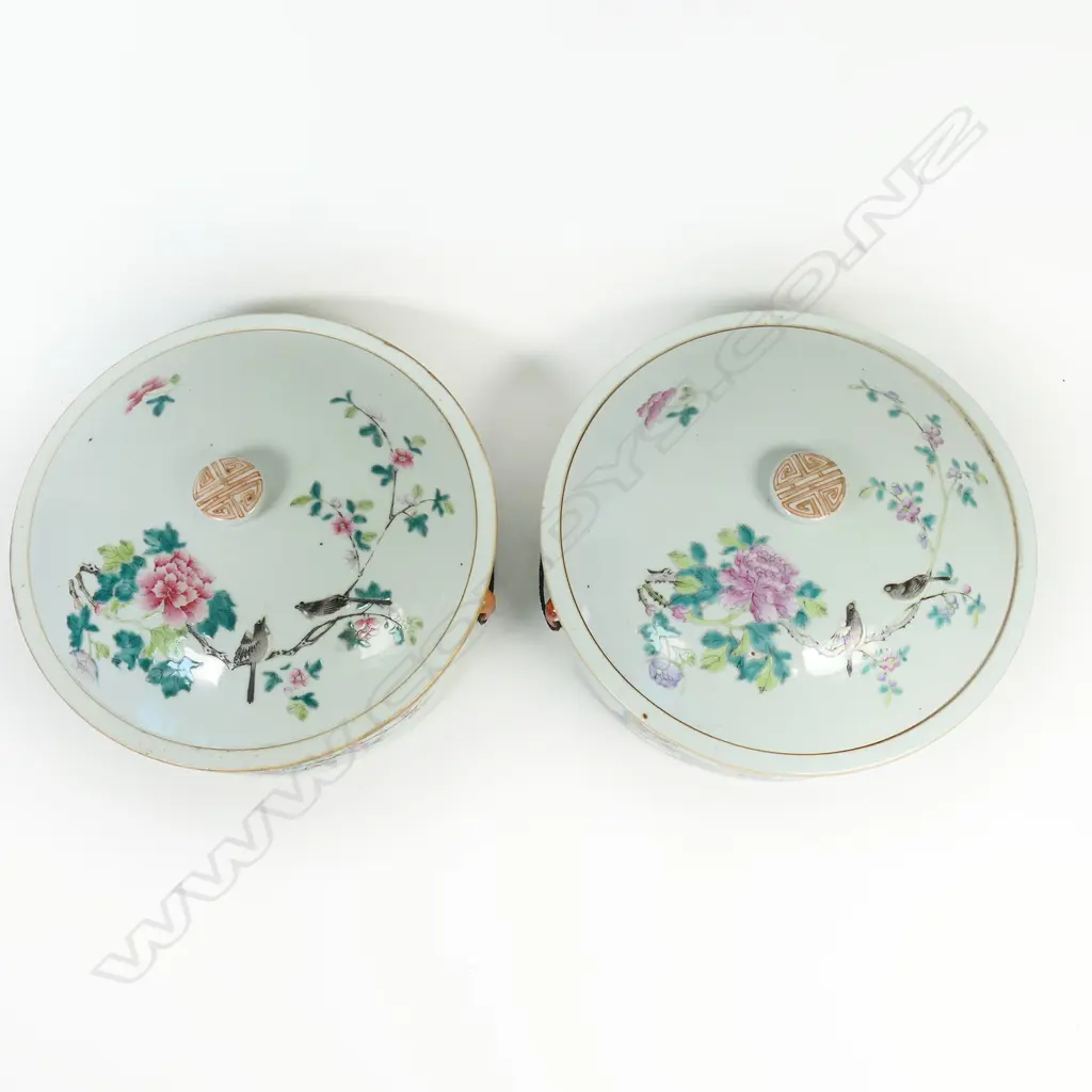 A pair of 19thc hard porcelain Chinese famille rose tureens, Image 1++
