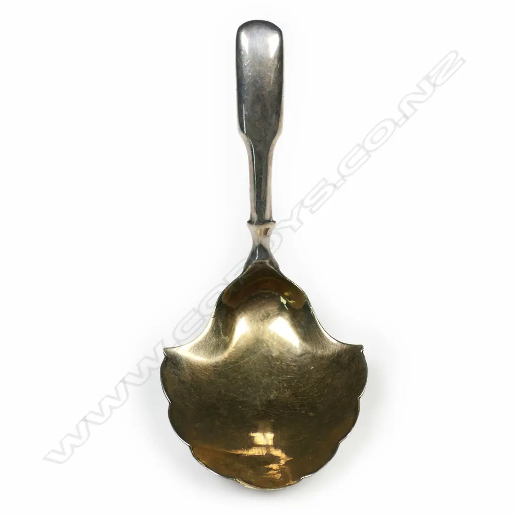 A George III silver caddy spoon, Image 1++