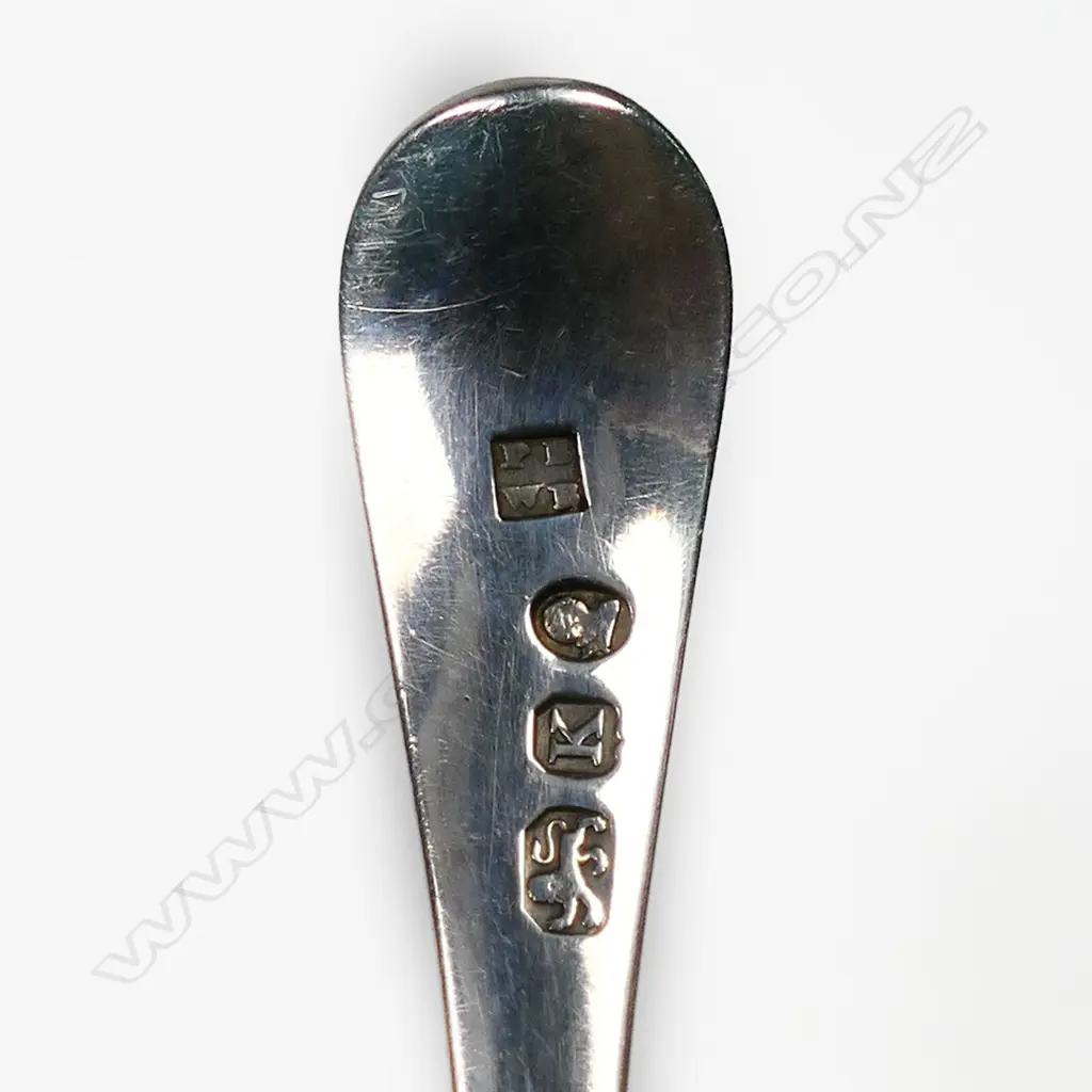 A George III silver caddy spoon, Image 1++