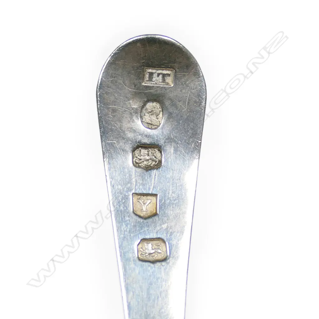 A George III silver caddy spoon, Image 1++