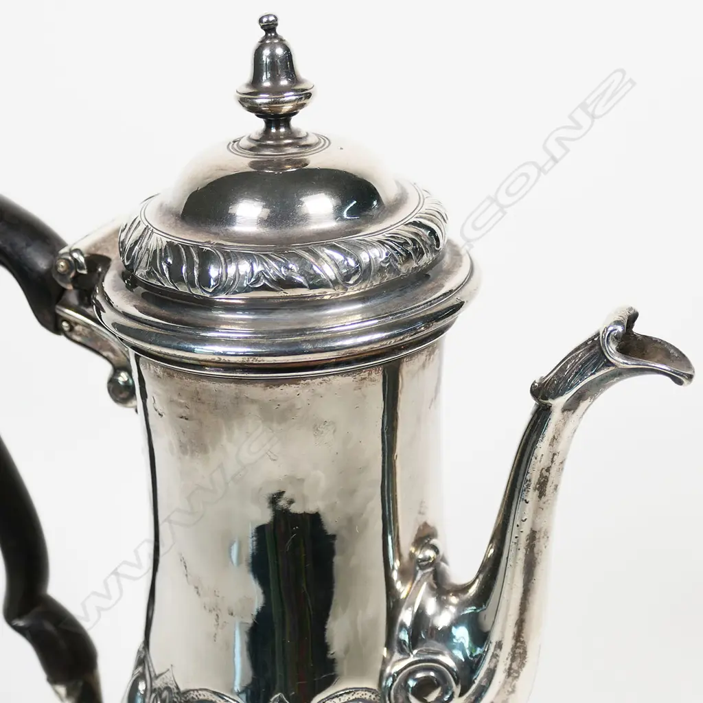 A George II silver coffee pot, Image 1++