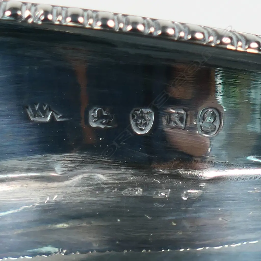 A George III silver three-piece tea set, Image 1++