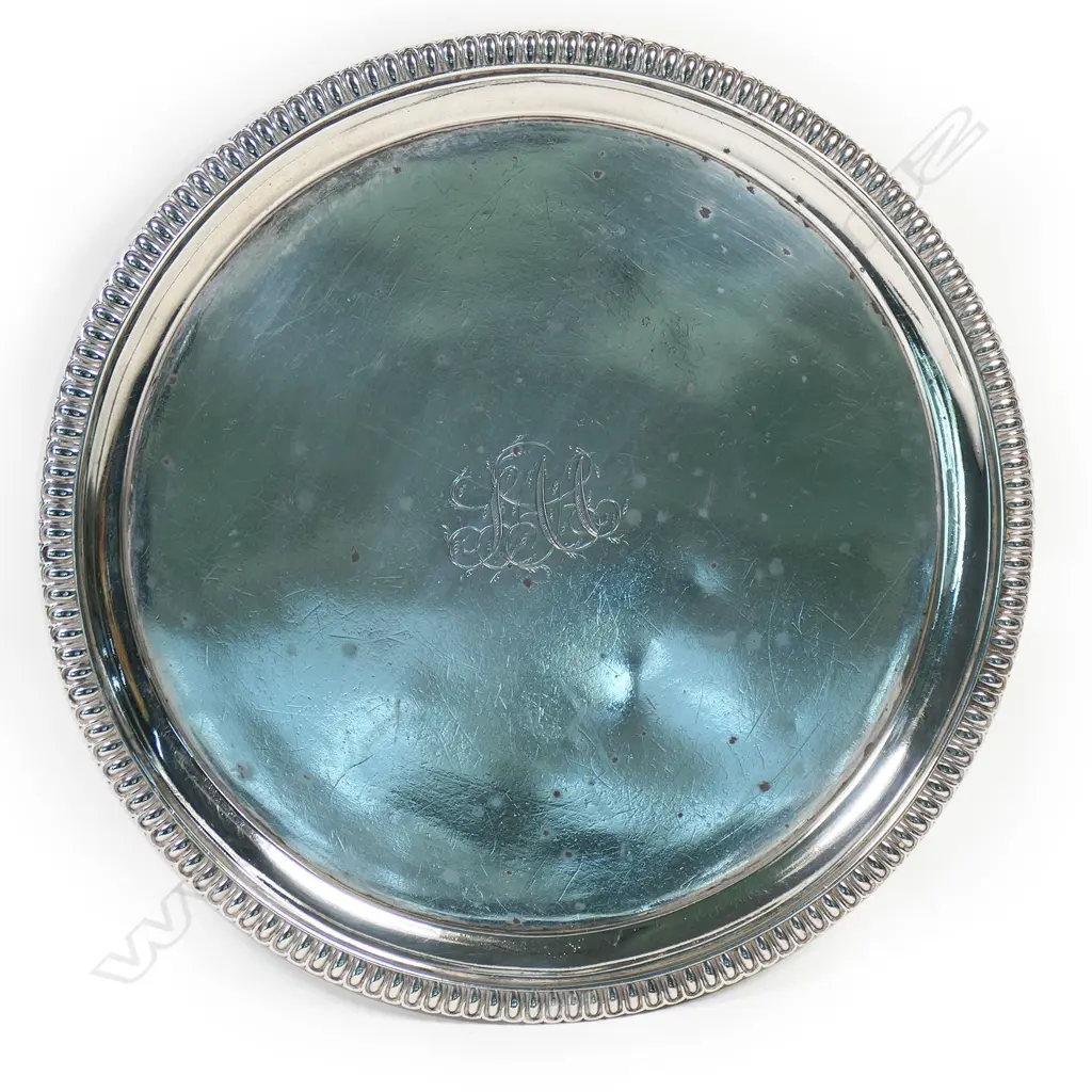 A late George III silver waiter, Image 1++