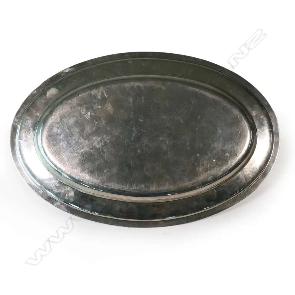 A Continental silver tray, Image 1++