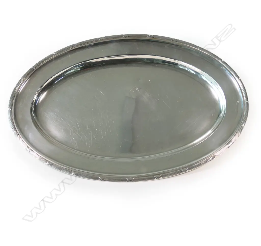 A Continental silver tray, Image 1++