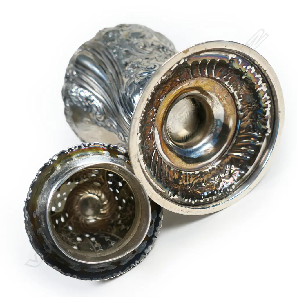 Regency period silver sugar castor, Image 1++