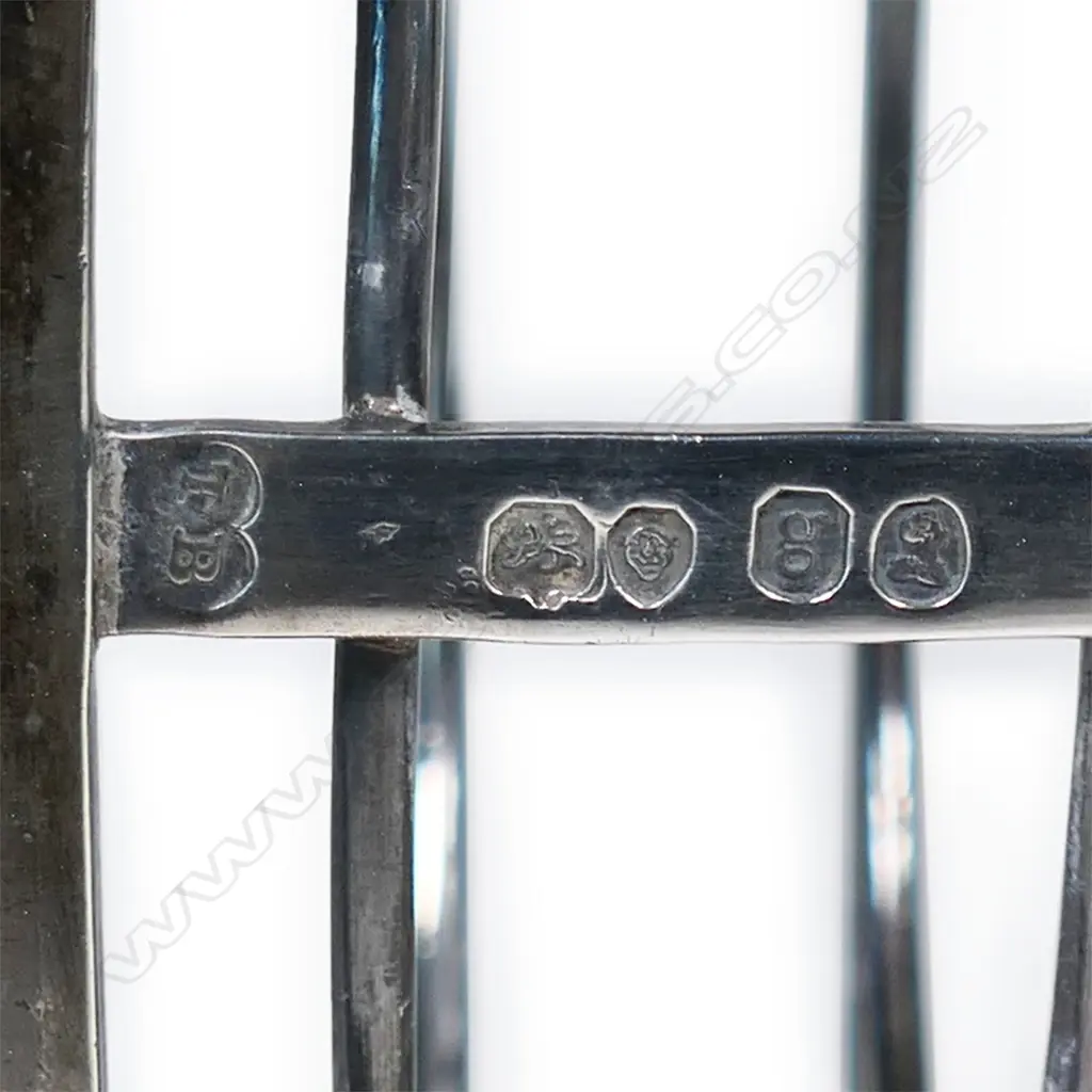 A George IV silver six slice toast rack, Image 1++