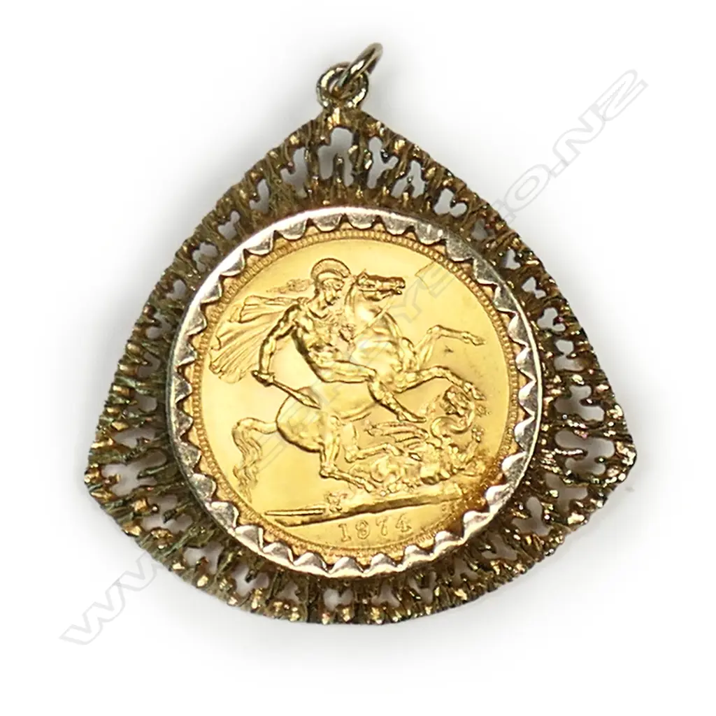 A 1974 full gold sovereign, Image 1++