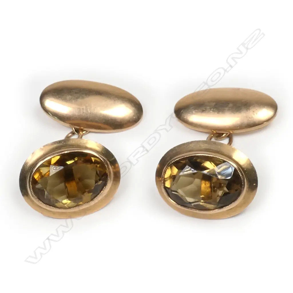 A pair of 14ct gold and citrine cufflinks, Image 1++