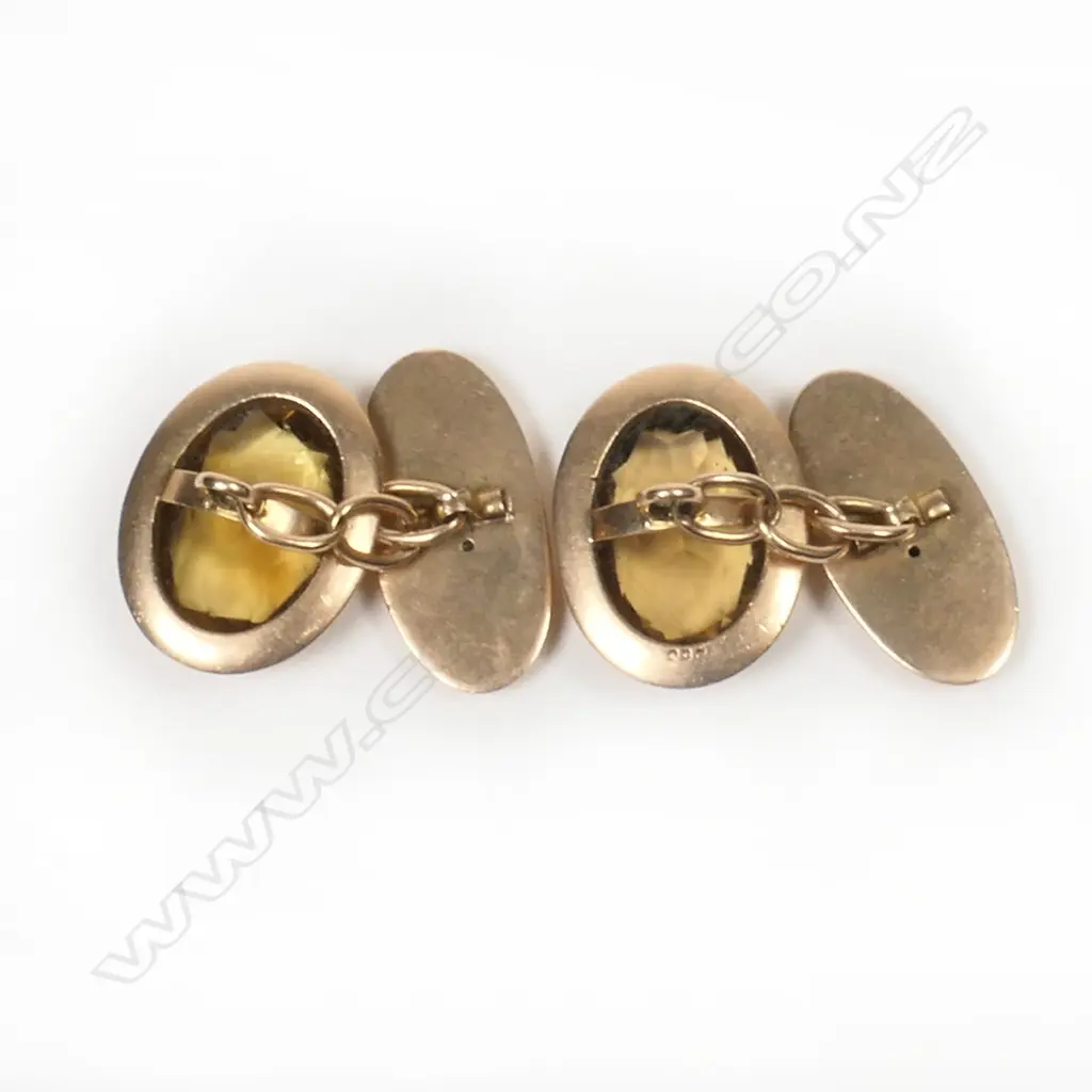 A pair of 14ct gold and citrine cufflinks, Image 1++