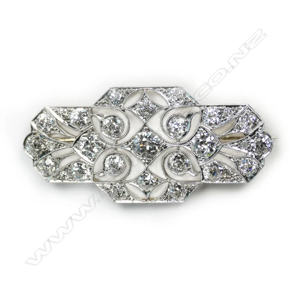 An Edwardian Belle Epoque platinum and diamond brooch, Image 1++