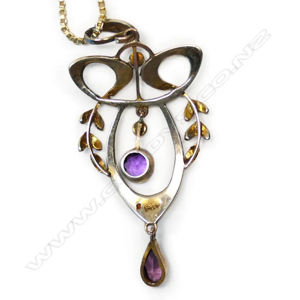 An 9ct gold Edwardian Art Nouveau pearl and amethyst pendant, Image 1++