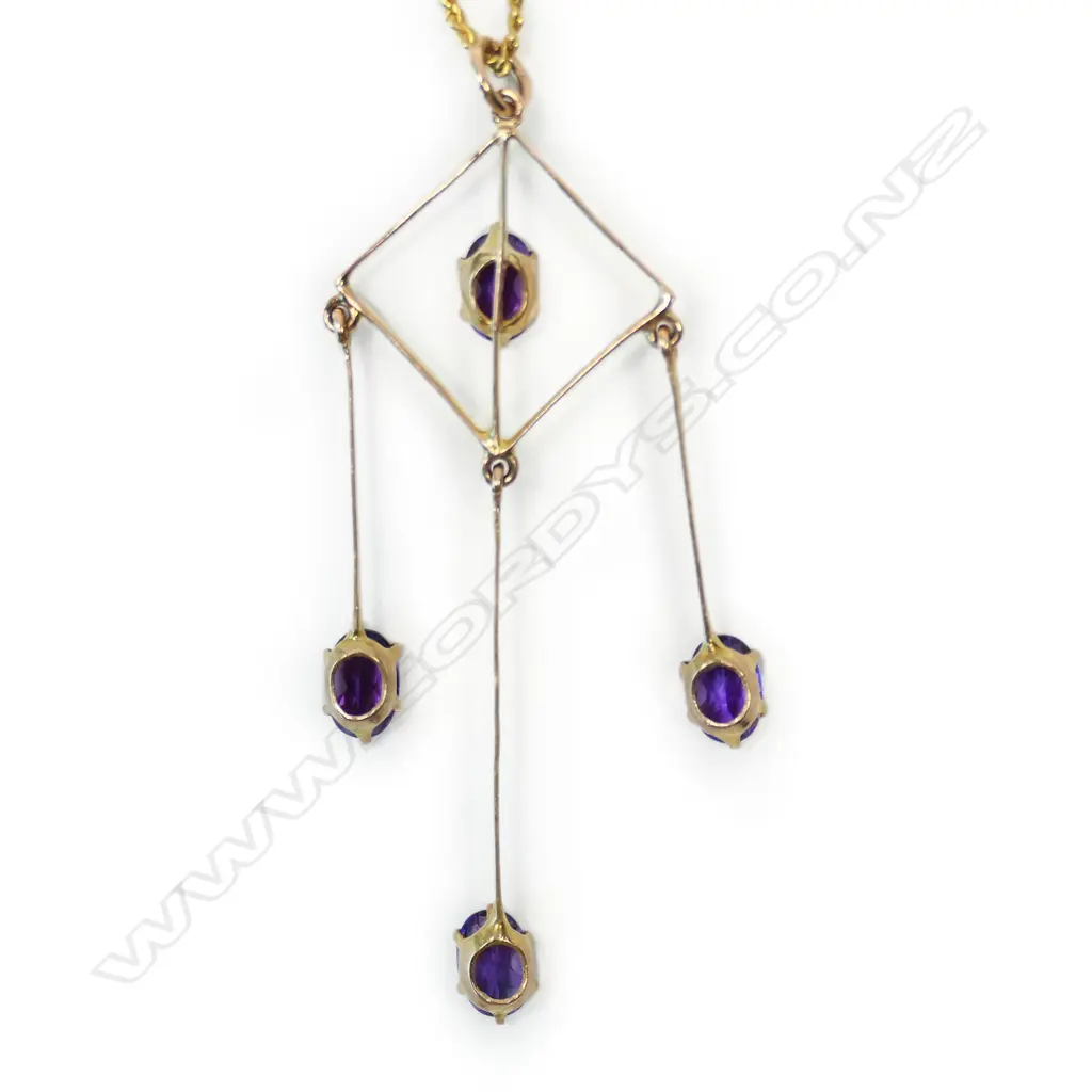 An Edwardian 9ct rose gold and amethyst pendant, Image 1++