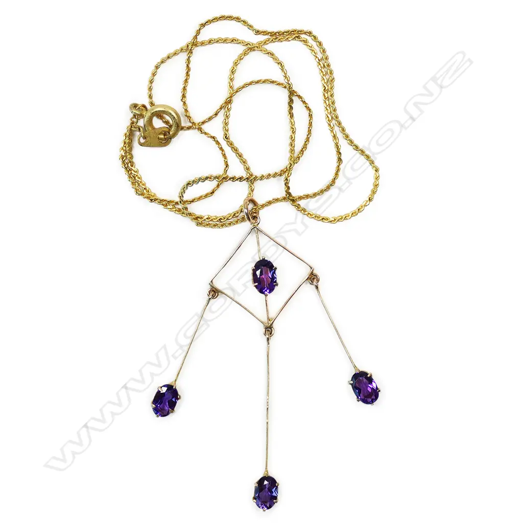 An Edwardian 9ct rose gold and amethyst pendant, Image 1++