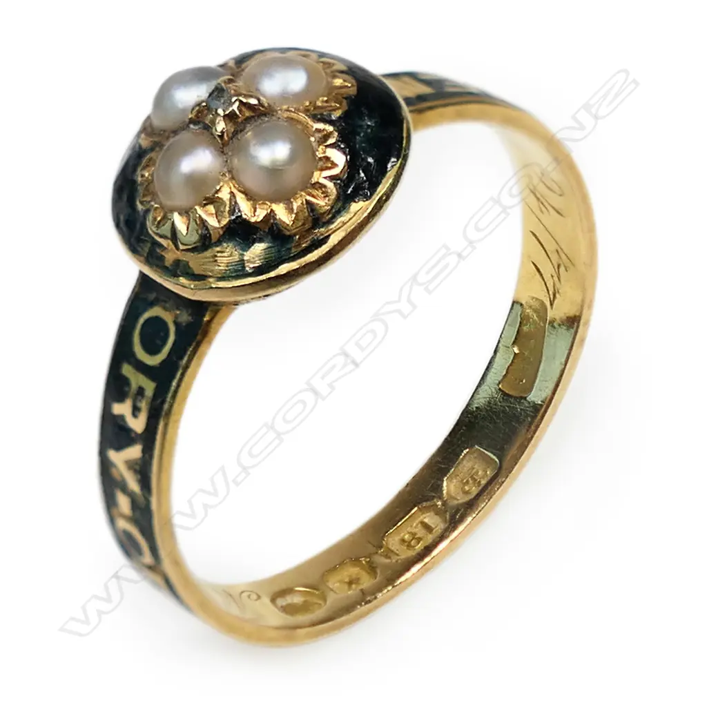 A Victorian 18ct gold and pearl mourning ring, Image 1++