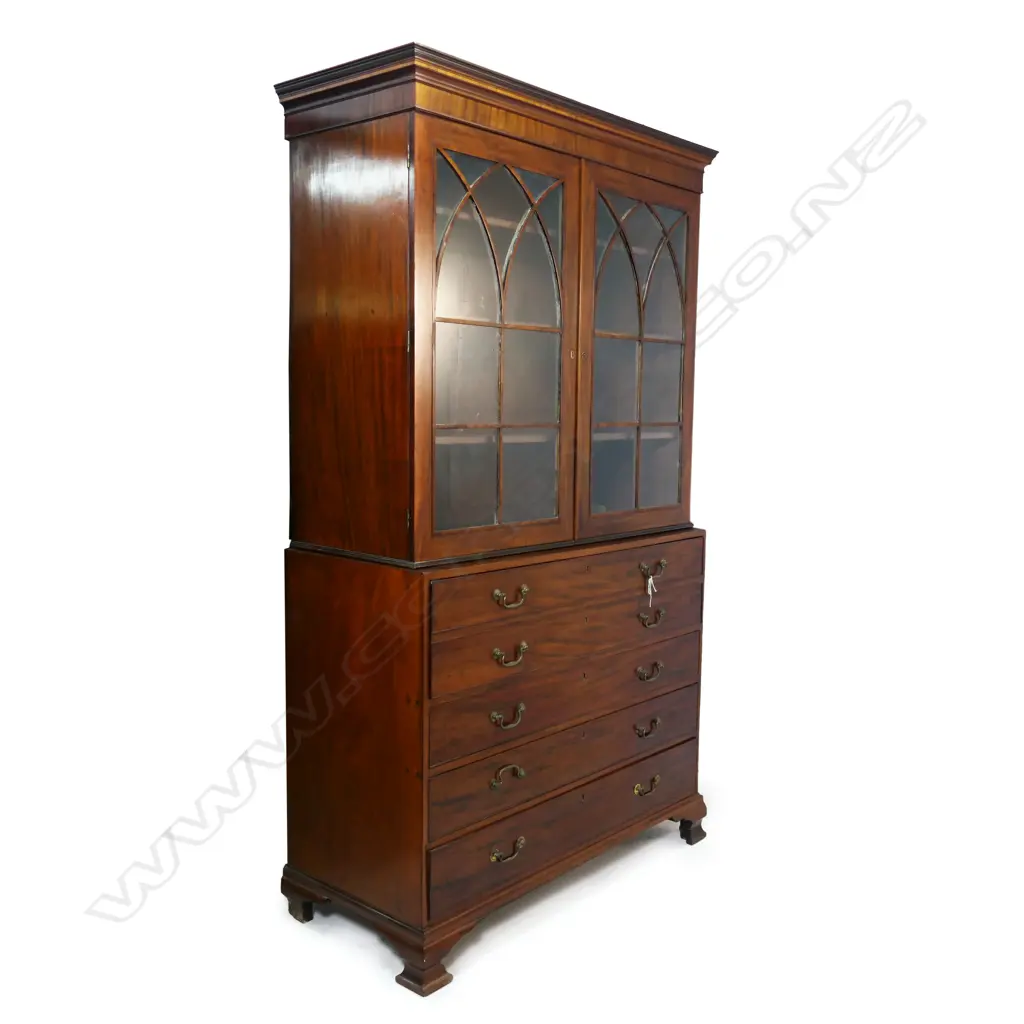 A late Georgian bookcase secretaire, Image 1++