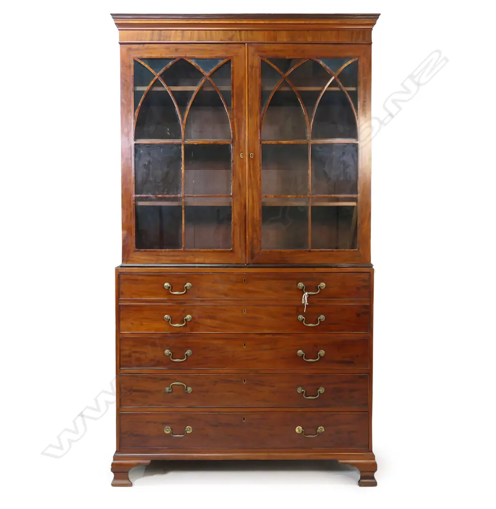A late Georgian bookcase secretaire, Image 1++