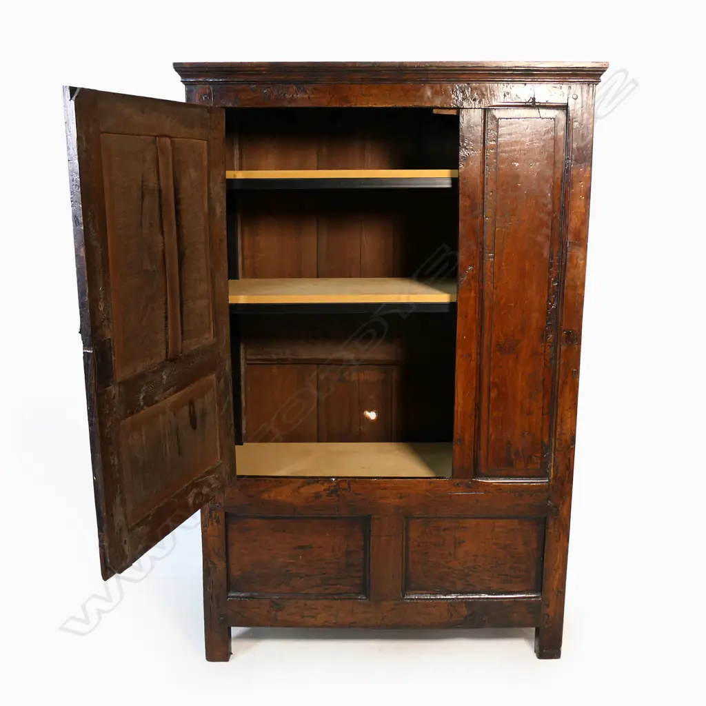 A Georgian oak housekeeper's cupboard, Image 1++