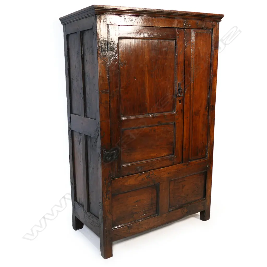 A Georgian oak housekeeper's cupboard, Image 1++