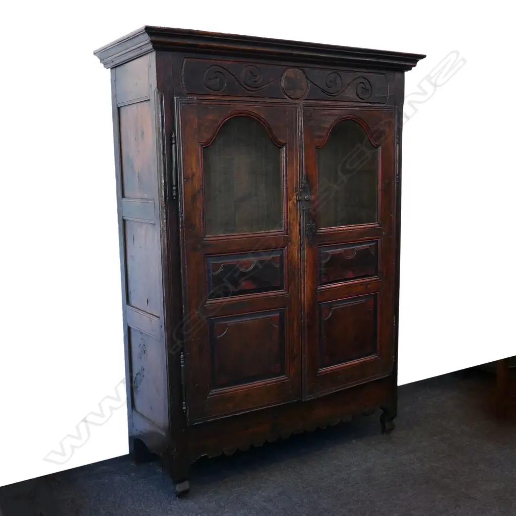 An early 19thC French armoire, Image 1++