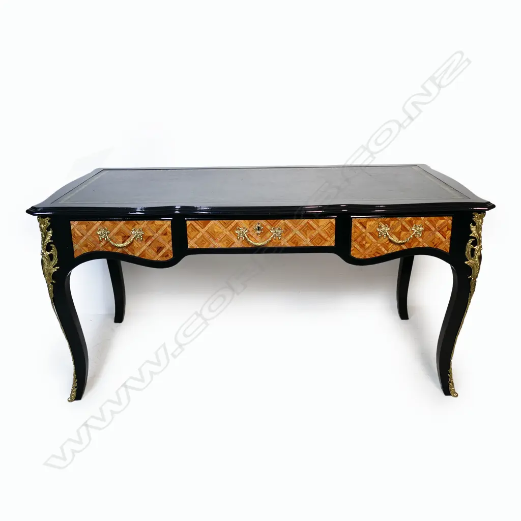 A Louis XVI style bureau plat, Image 1++